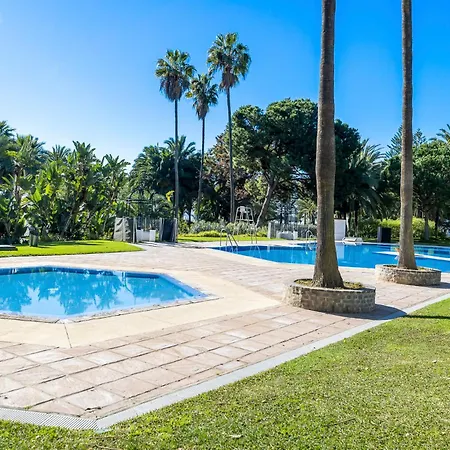3 Bedroom Pool View アパート