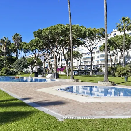 3 Bedroom Pool View * マルベーリャ